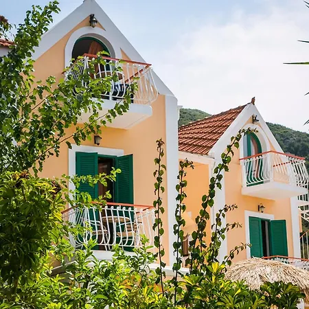 Oasis Complex Guest house *